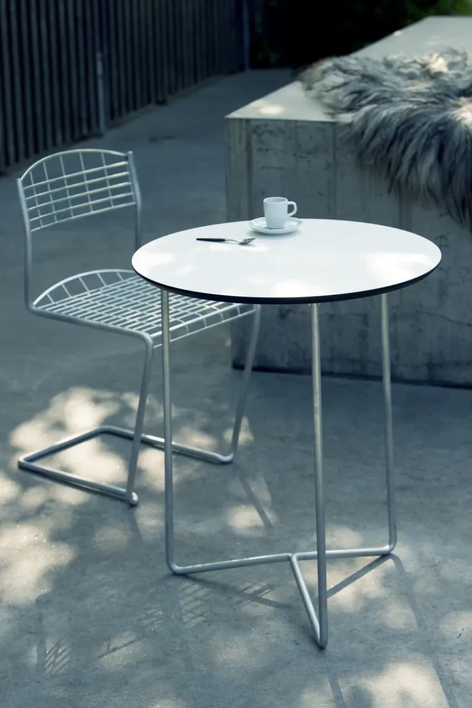 Mesa High Tech, -estructura galvanizada en caliente, Ø60 cm*Grythyttan Stålmöbler Outlet