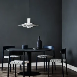 Mesa In Between SK12, Roble aceitado ahumado, soporte de metal negro mate*&Tradition Hot