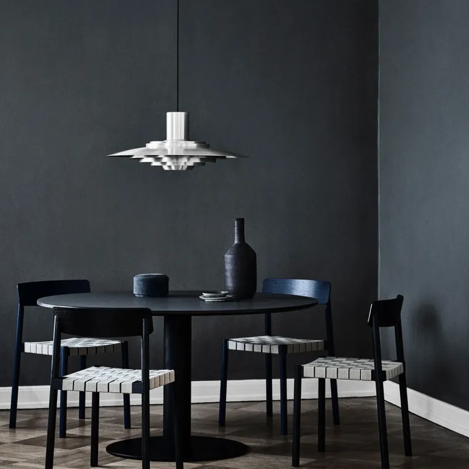 Mesa In Between SK12, Roble aceitado ahumado, soporte de metal negro mate*&Tradition Hot