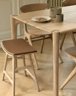Mesa PI, Roble aceitado con cera dura, 140x80x76 cm*Ethnicraft New
