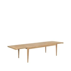 Mesa S-table, Oak matt lacqured, extendable*GUBI Clearance