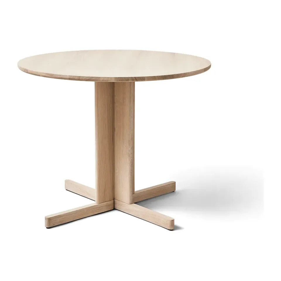Mesa Trefoil Ø90 cm, Roble blanco*Form & Refine Clearance