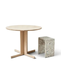 Mesa Trefoil Ø90 cm, Roble blanco*Form & Refine Clearance