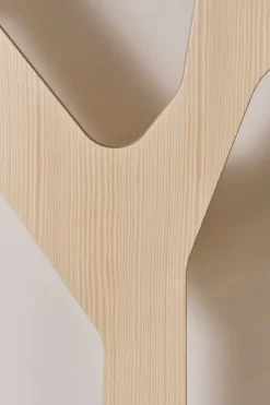 Perchero de pared Tree wall Special Edition 194 cm, Pino con acabado blanco*Swedese New