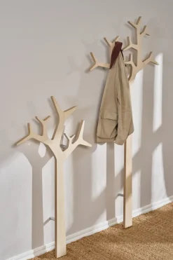 Perchero de pared Tree wall Special Edition 194 cm, Pino con acabado blanco*Swedese New