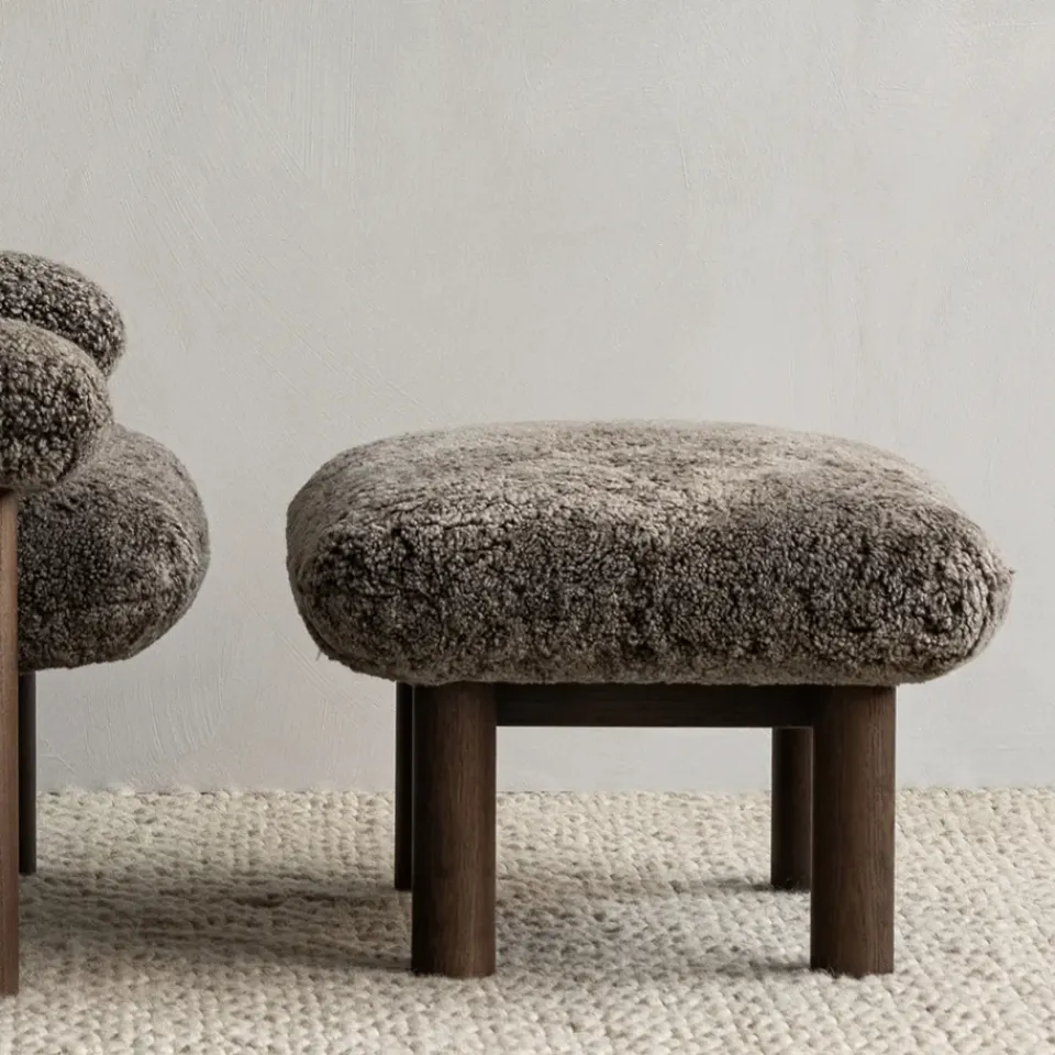Reposapiés Brasilia, Moss 011 -base de nogal*Audo Copenhagen Sale