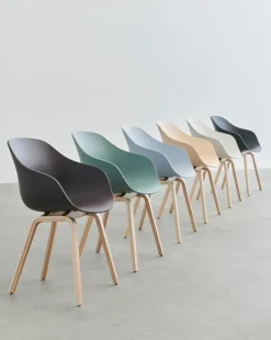 Silla About a Chair 22 , Soporte de roble lacado en pastel*HAY Online