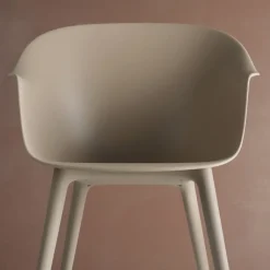 Silla Bat plástico, Black*GUBI Online