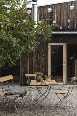 Silla Bryggeri, Teca-estructura galvanizada en caliente*Grythyttan Stålmöbler New