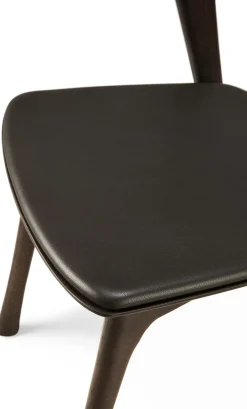 Silla con asiento de cuero Bok , Roble tintado -cuero*Ethnicraft Online