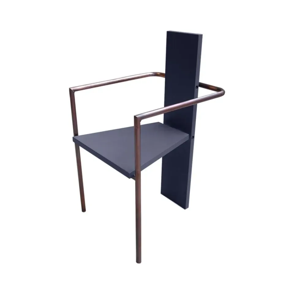 Silla con reposabrazos Concrete, Base arcilla con acabado cobrizo*Källemo Hot