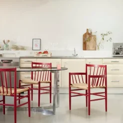 Silla con reposabrazos J82, Haya rubí-cuerda de papel*FDB Møbler Best