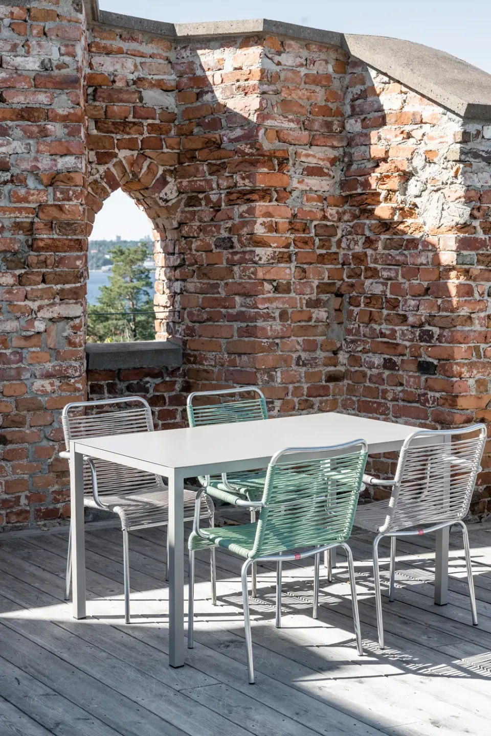 Silla con reposabrazos Mya aluminio, Sage green*Fiam Best