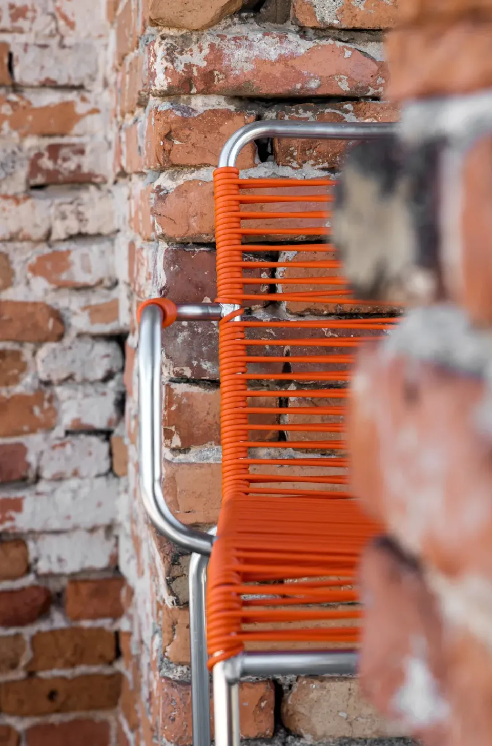 Silla con reposabrazos Mya aluminio, Orange*Fiam Online