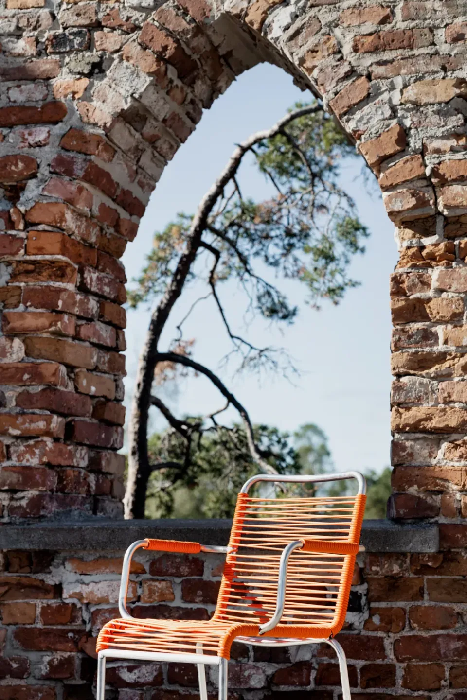 Silla con reposabrazos Mya aluminio, Orange*Fiam Online