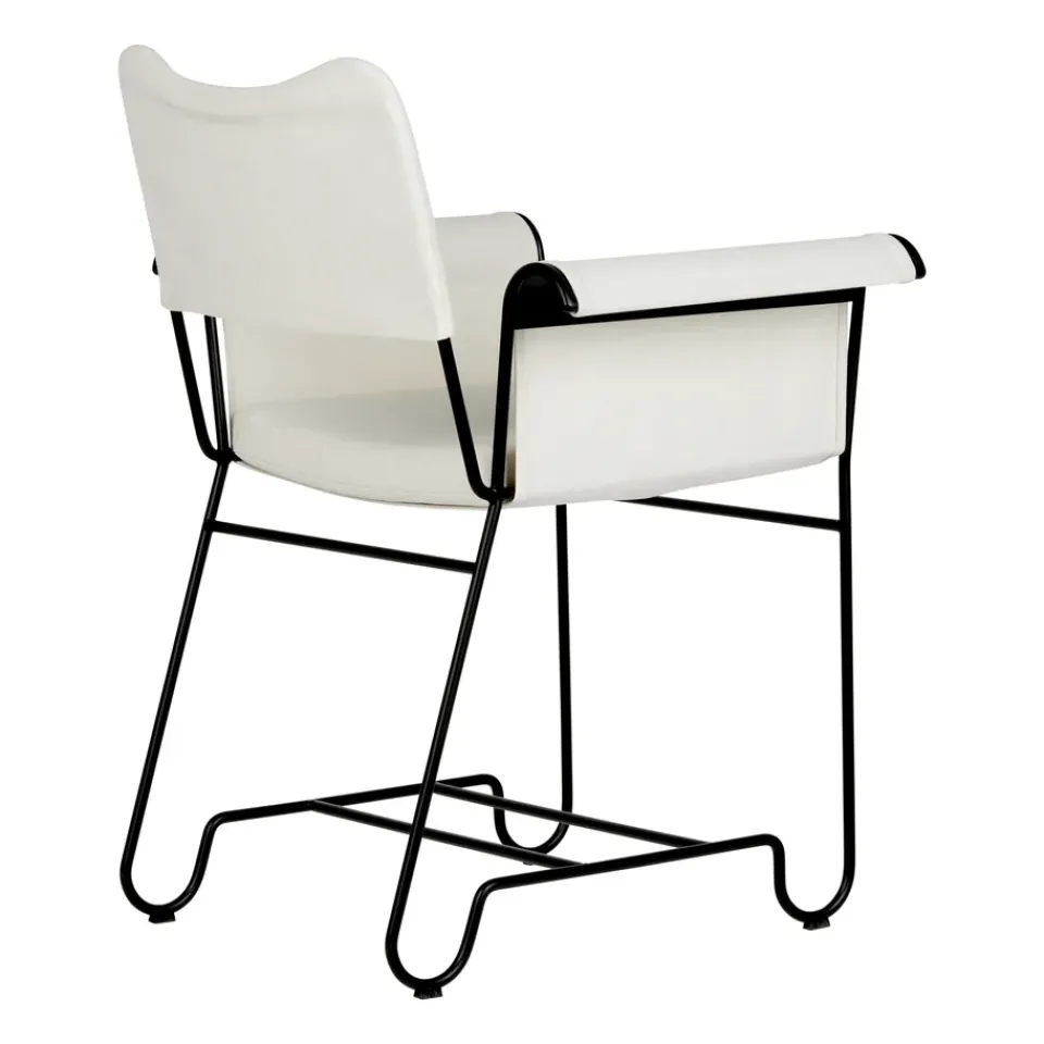Silla con reposabrazos Tropique, Black-Leslie 06*GUBI