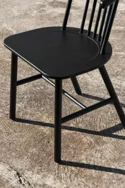 Silla de comedor VIOR, Roble lacado en negro*NJRD