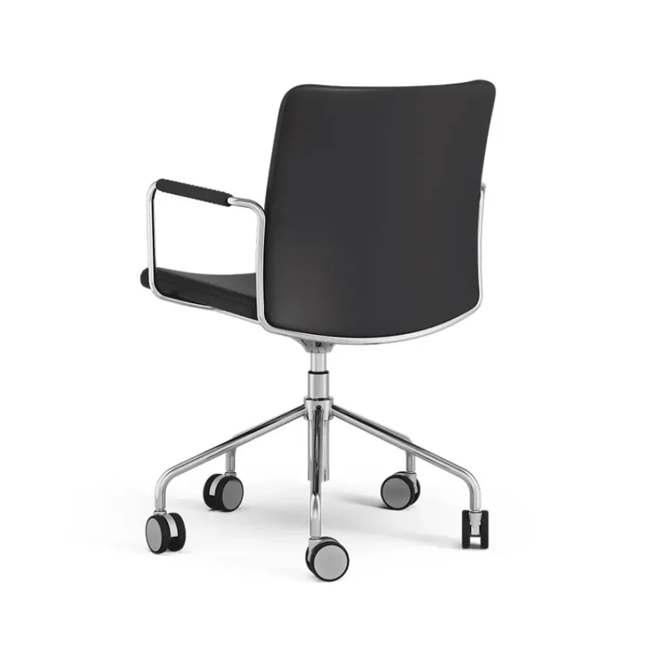 Silla de oficina elevable/bajable sin basculación Stella, Cuero elmosoft 99999 , base de cromo, reposabrazos forrado en cuero, respaldo flexible*Swedese Best