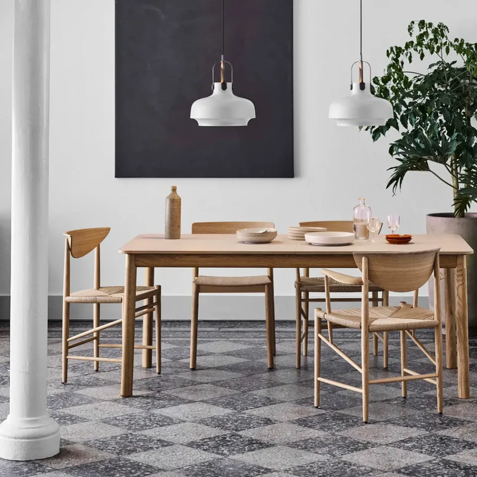 Silla Drawn HM3, Roble barnizado blanco*&Tradition