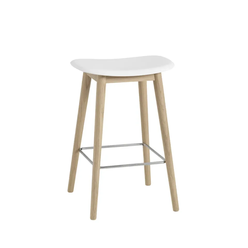 Silla Fiber counter stool 65 cm, White, patas de roble*Muuto Clearance