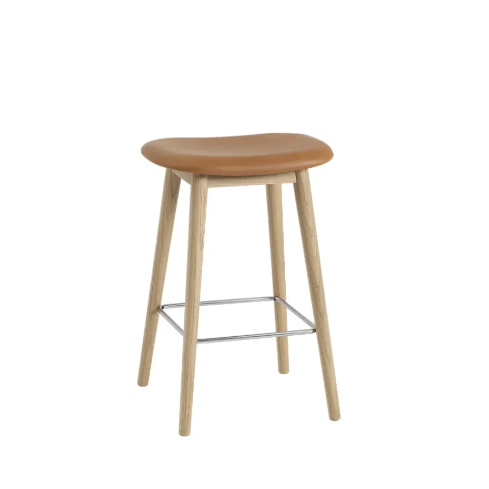 Silla Fiber counter stool 65 cm, Cuero cognac, patas de roble*Muuto Hot