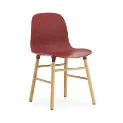 Silla Form, Red, patas de roble*Normann Copenhagen Online