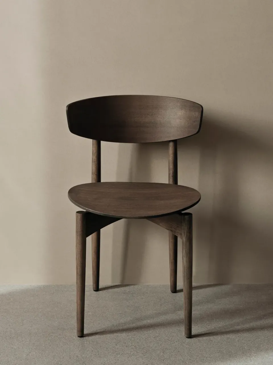 Silla Herman, Dark Stained Beech*Ferm Living Outlet
