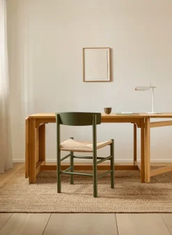 Silla J39, Khaki green-trenzado natural*Fredericia Furniture New