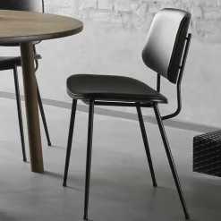 Silla metálica Søborg 3062 totalmente tapizada, cuero Omni 307 cognac, hueso de roble lacado*Fredericia Furniture Outlet