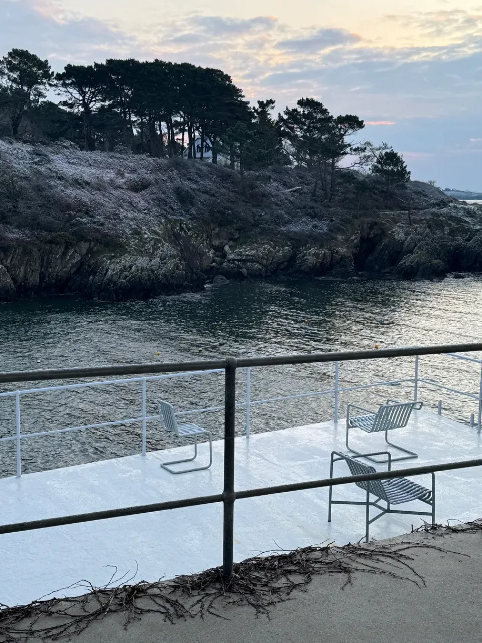 Silla Palissade Cantilever , Acero galvanizado en caliente*HAY Outlet