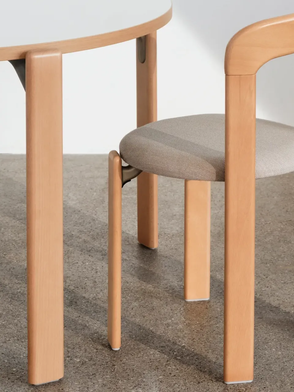 Silla Rey tapizada, tejido Steelcut Trio 213 golden*HAY Best