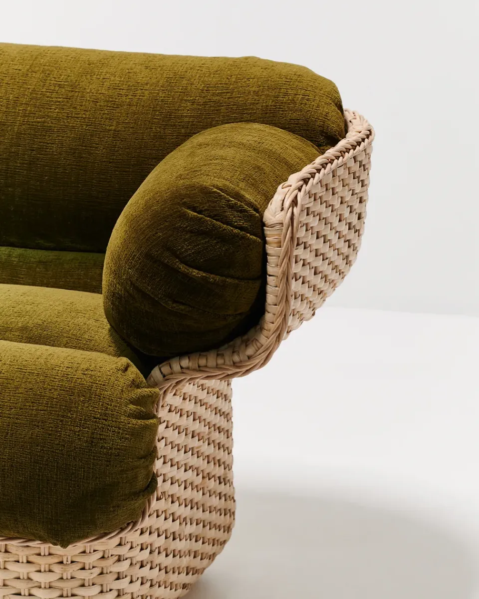 Sillón Basket tapizado, Mumble Glamour Grupo 40-ratán*GUBI Online
