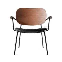 Sillón Co, Cuero dakar 0842 black, respaldo y brazo roble oscuro, base negra*Audo Copenhagen Clearance
