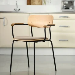 Sillón J183 Holmen con reposabrazos, Chapa de roble-patas negras-topo*FDB Møbler