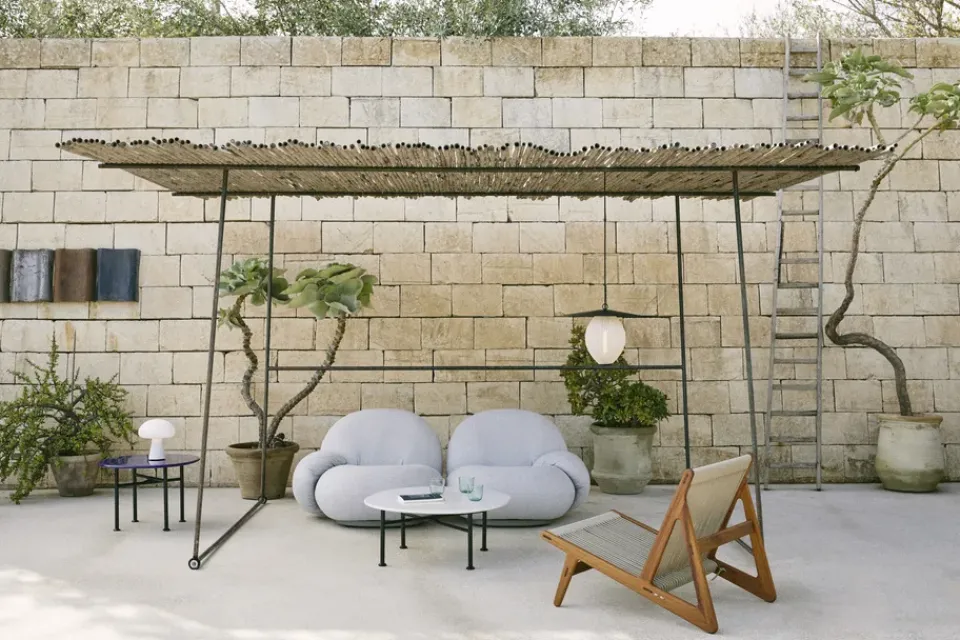 Sillón MR01 Initial outdoor lounge chair, Madera de iroko aceitada*GUBI Clearance