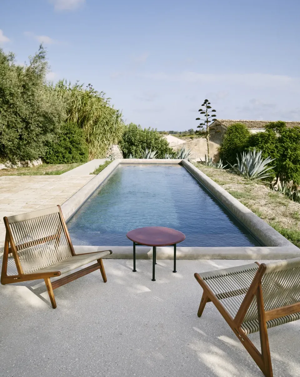 Sillón MR01 Initial outdoor lounge chair, Madera de iroko aceitada*GUBI Clearance