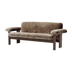Sofá Brasilia 2 plazas, Dark oak-Sahara sheepskin curly*Audo Copenhagen