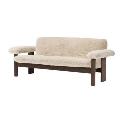 Sofá Brasilia 2 plazas, Dark oak-Nature sheepskin curly*Audo Copenhagen Online