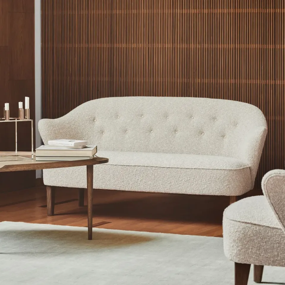 Sofá de 2,5 plazas Ingeborg, Piel de oveja sahara, patas roble ahumado*Audo Copenhagen Sale