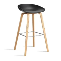 Taburete alto About a Stool 32 con base de roble lacado 2.0, -soporte de acero inoxidable*HAY New