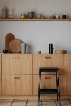 Taburete Angle Standard 65 cm, Black*Form & Refine Sale