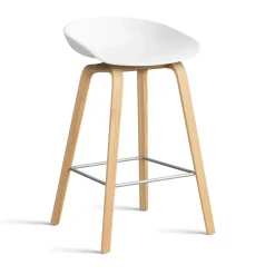 Taburete bajo About a Stool 32 con base de roble lacado 2.0, -soporte de acero inoxidable*HAY Discount