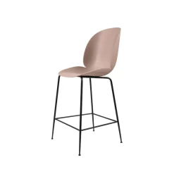 Taburete bar Beetle bajo, Sweet pink, base de acero en color negro*GUBI Clearance