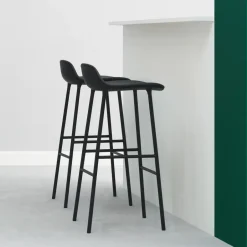 Taburete bar Form alto, Blue, patas de acero lacadas en*Normann Copenhagen Best