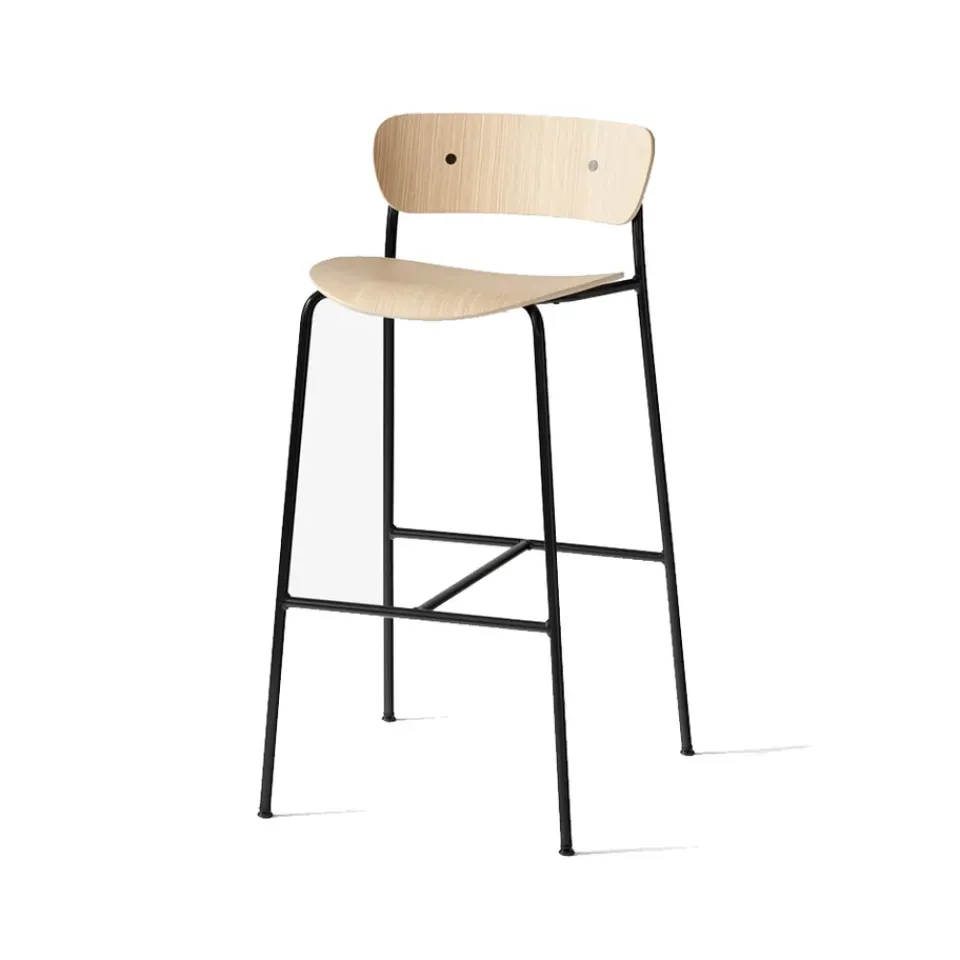 Taburete bar Pavilion AV9, Roble lacado, base de acero*&Tradition Clearance