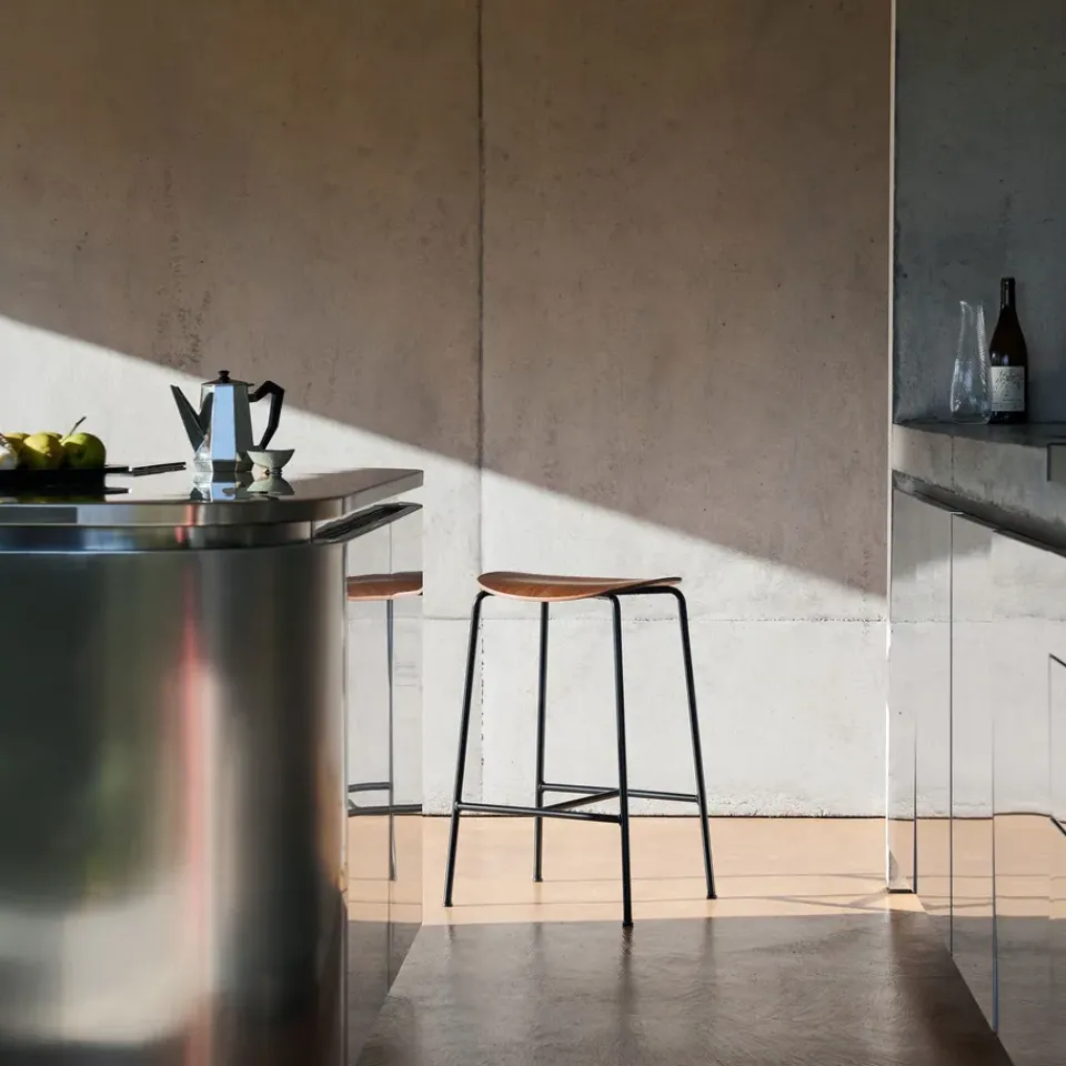 Taburete bar Pavilion AV38 79 cm, Black-lacquered walnut*&Tradition Sale