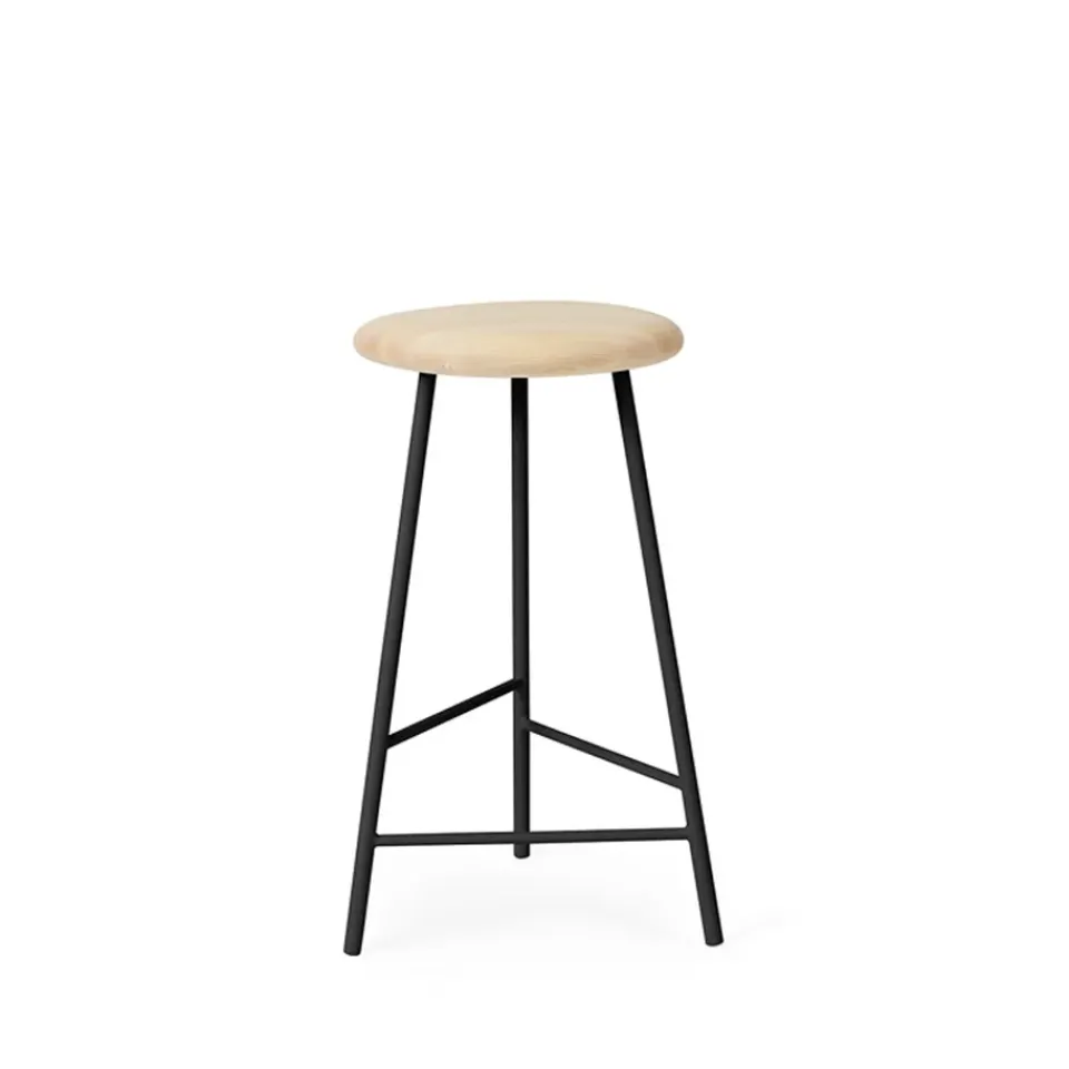 Taburete bar Pebble, Fresno aceitado, altura 65, base negra*Warm Nordic Online