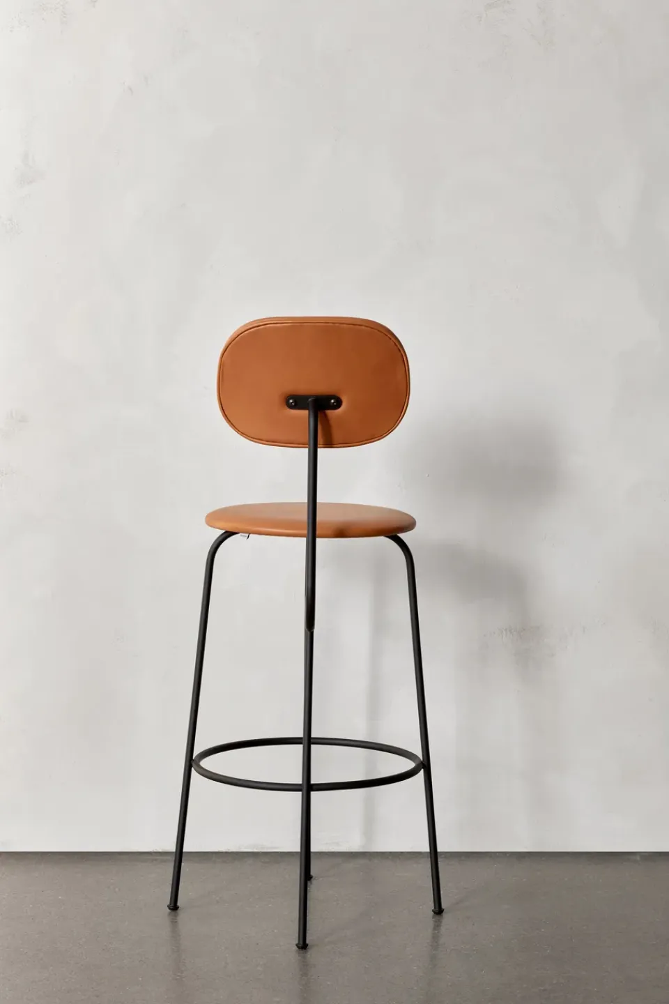 Taburete de bar con tapizado de cuero 63,5 cm, Dakar 0250*Audo Copenhagen Sale