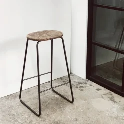 Taburete de bar Earth, Coffee, altura 69, estructura de acero negro*Mater New