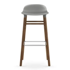 Taburete de bar Form Chair con patas de nogal,*Normann Copenhagen Outlet